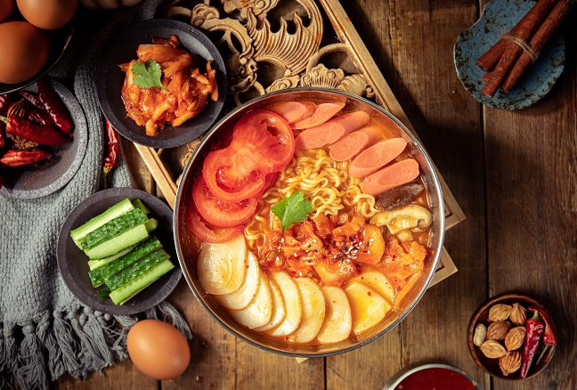 石锅拌饭合作店怎么经营生意才会更好？(图2)